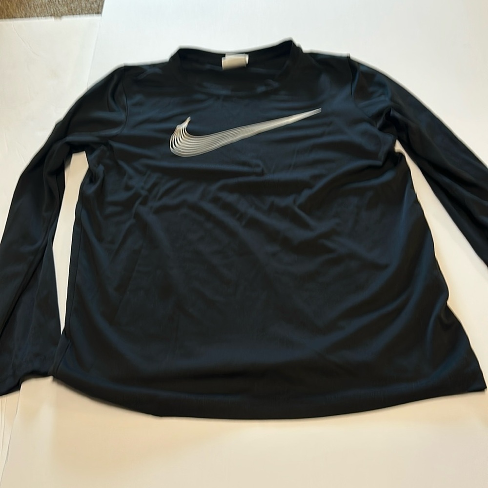 Nike boys long sleeve shirt